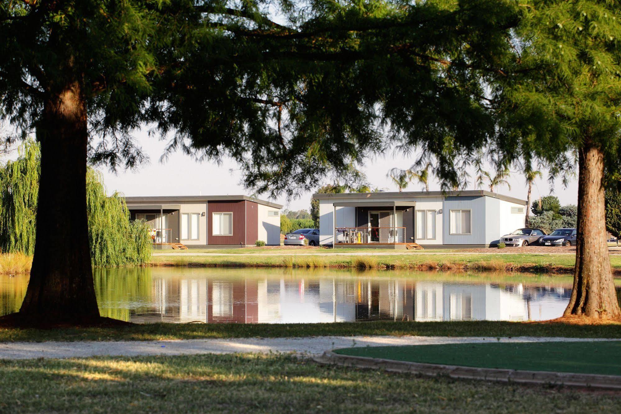 Racv Cobram Resort Екстериор снимка